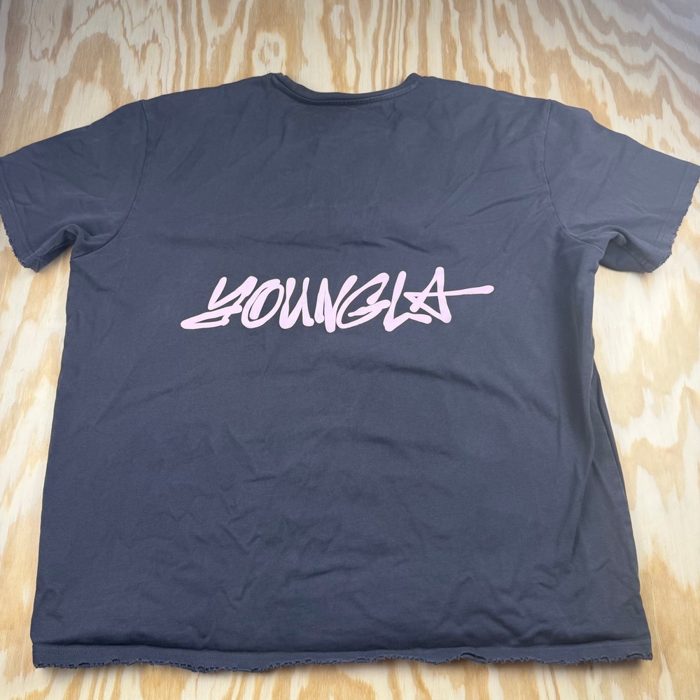 YoungLA Mens Graphic T-Shirt Charcoal Gray Pink Logo Distressed Hem Size Large